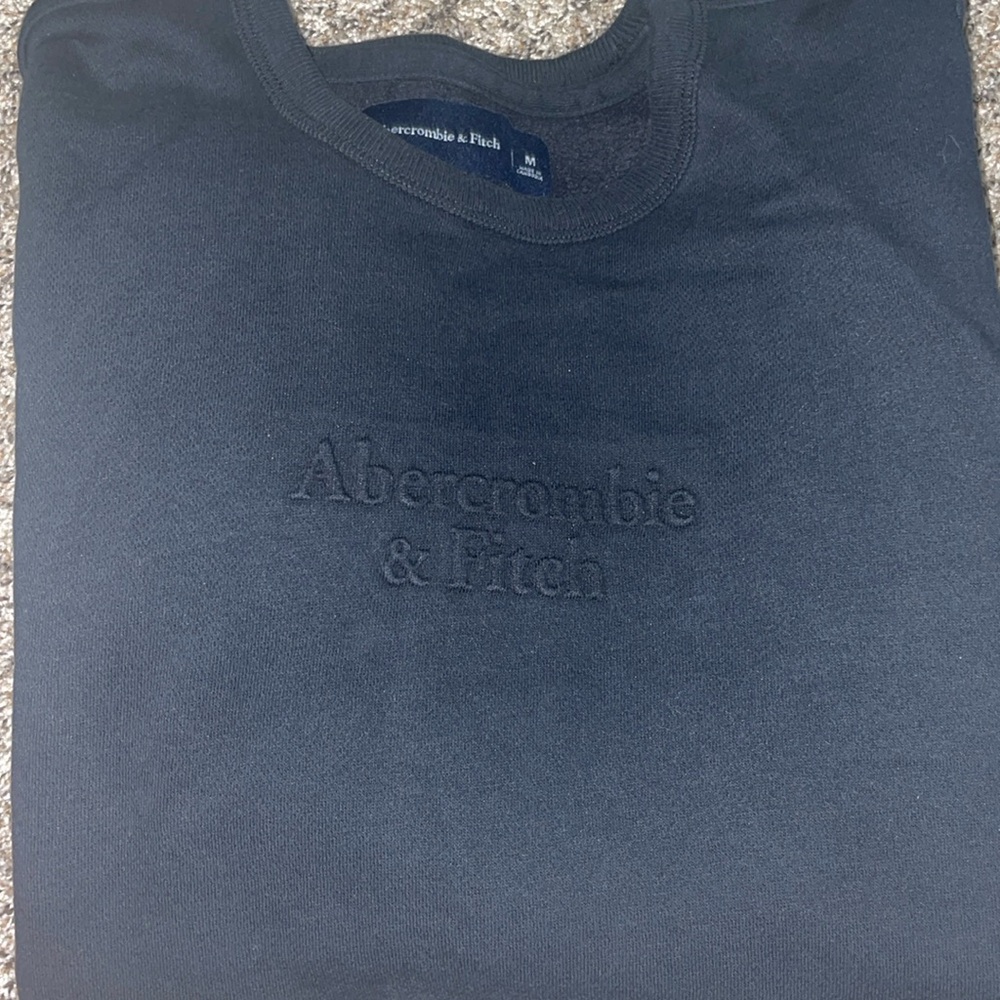Abercrombie and Fitch, black crewneck size medium